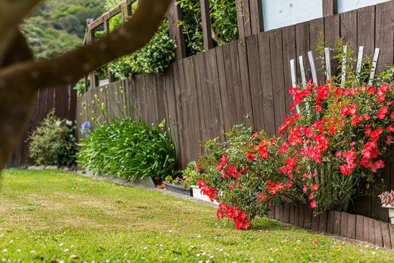 Photo of property in 11 Gardiner Grove, Wainuiomata, Lower Hutt, 5014