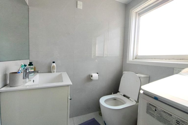 Photo of property in 120a Golf Road, New Lynn, Auckland, 0600