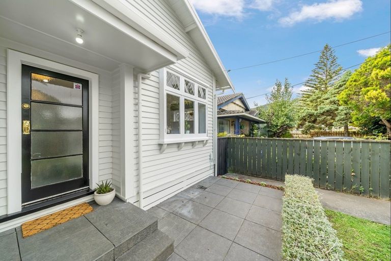 Photo of property in 1 Heath Grove, Waiwhetu, Lower Hutt, 5010