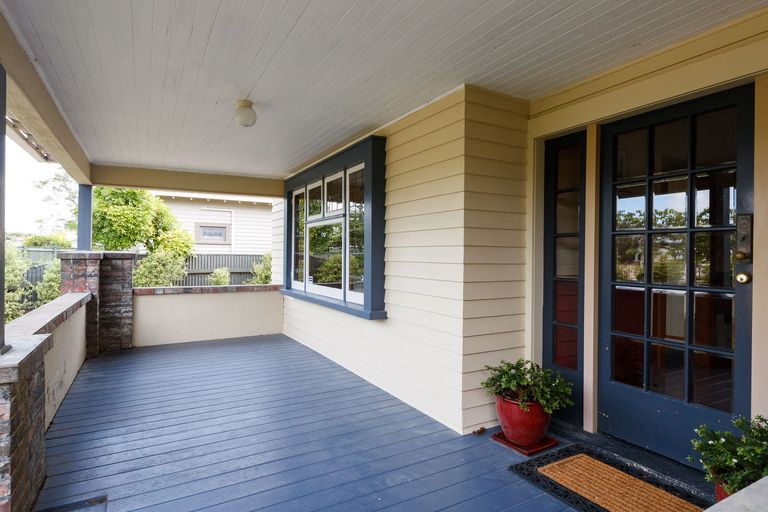 Photo of property in 16 Karamu Avenue, Takaro, Palmerston North, 4410