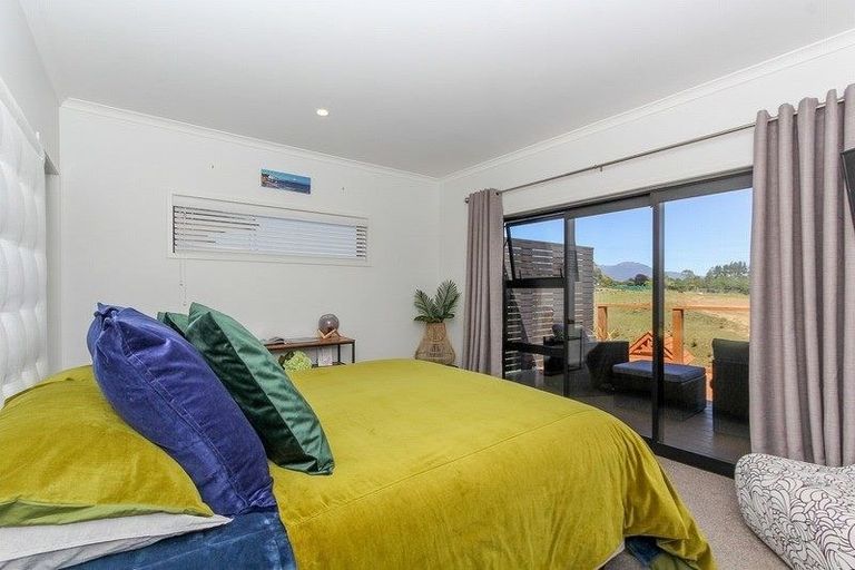 Photo of property in 5a Tupuhi Place, Highlands Park, New Plymouth, 4312