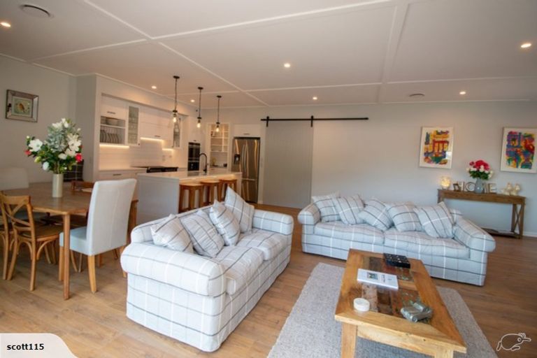 Photo of property in 52 Banks Boulevard, Whitby, Porirua, 5024