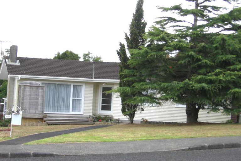 Photo of property in 60 Totaravale Drive, Totara Vale, Auckland, 0629