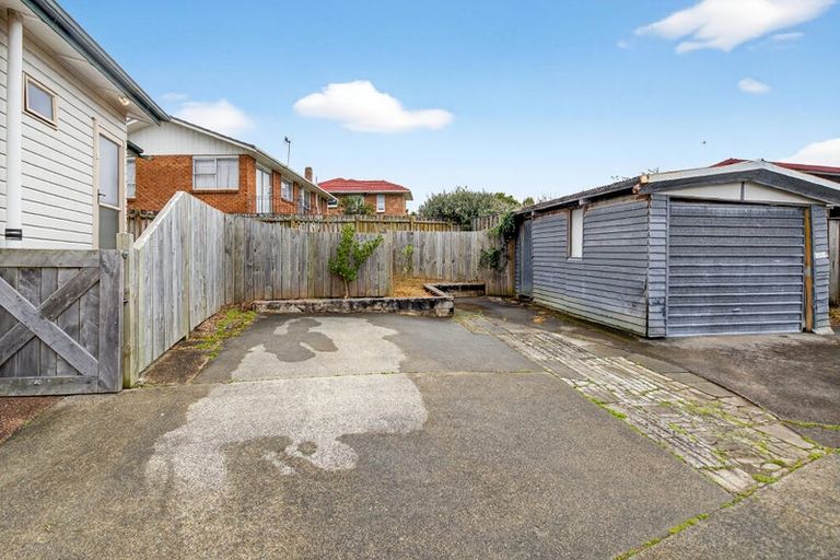 Photo of property in 1/5 Seabrook Avenue, New Lynn, Auckland, 0600