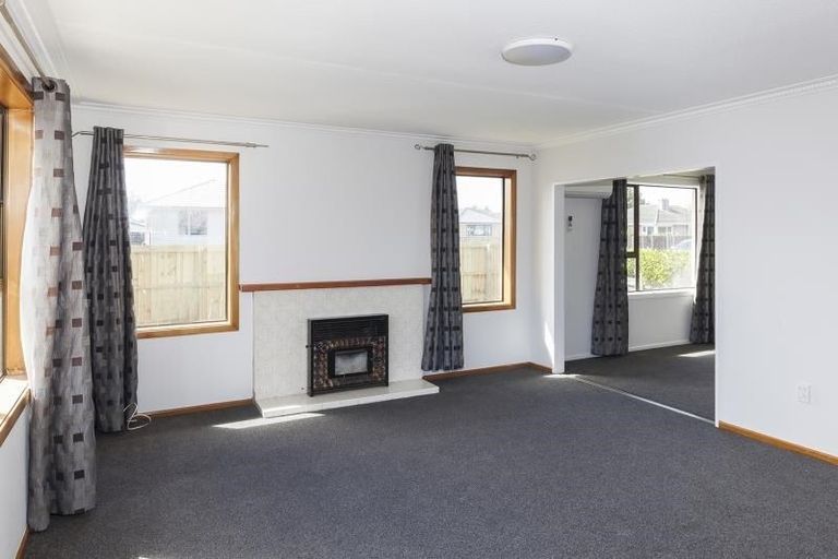 Photo of property in 11 Eglinton Street, Avondale, Christchurch, 8061