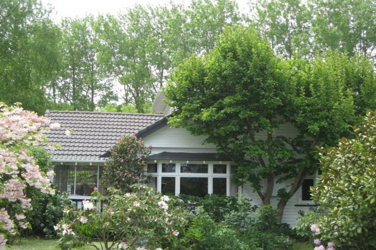 Photo of property in 14 Mckenzie Place, Waikuku Beach, 7402