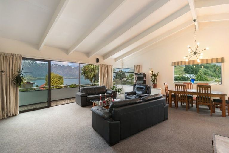 Photo of property in 20 Greenstone Place, Fernhill, Queenstown, 9300