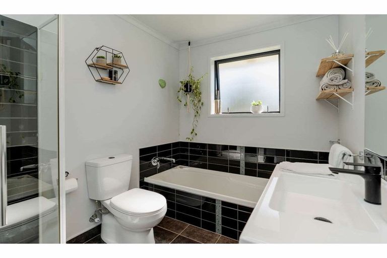 Photo of property in 14b Karaka Drive, Kerikeri, 0230