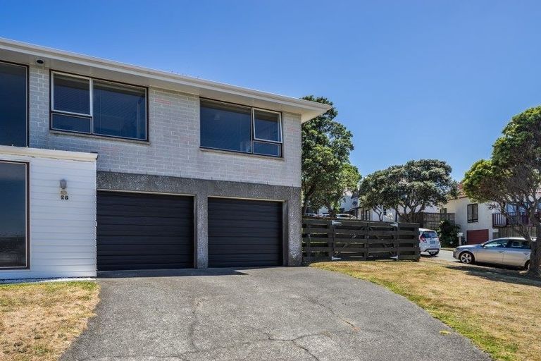 Photo of property in 37 Akaroa Drive, Maupuia, Wellington, 6022