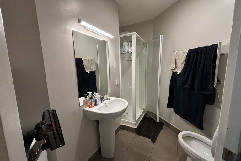 Photo of property in Terrace Tower Apartments, 4a/126 The Terrace, Wellington Central, Wellington, 6011