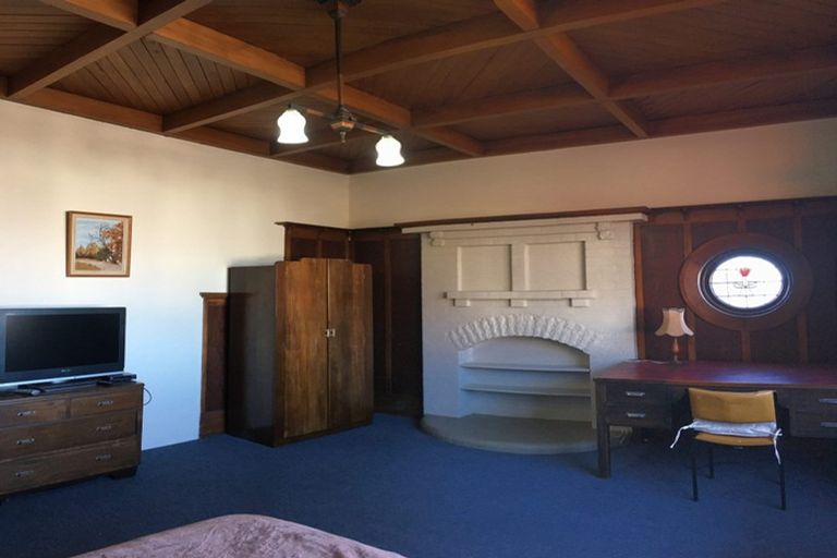 Photo of property in 82 Manor Place, Dunedin Central, Dunedin, 9016