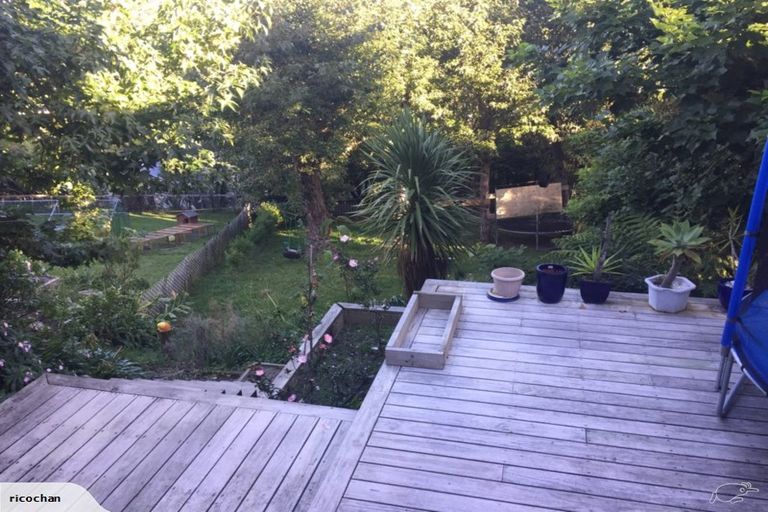 Photo of property in 32 Peter Terrace, Castor Bay, Auckland, 0620