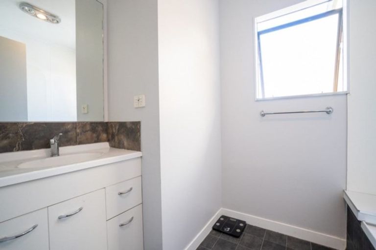 Photo of property in 32 Rosedale Crescent, Cloverlea, Palmerston North, 4412