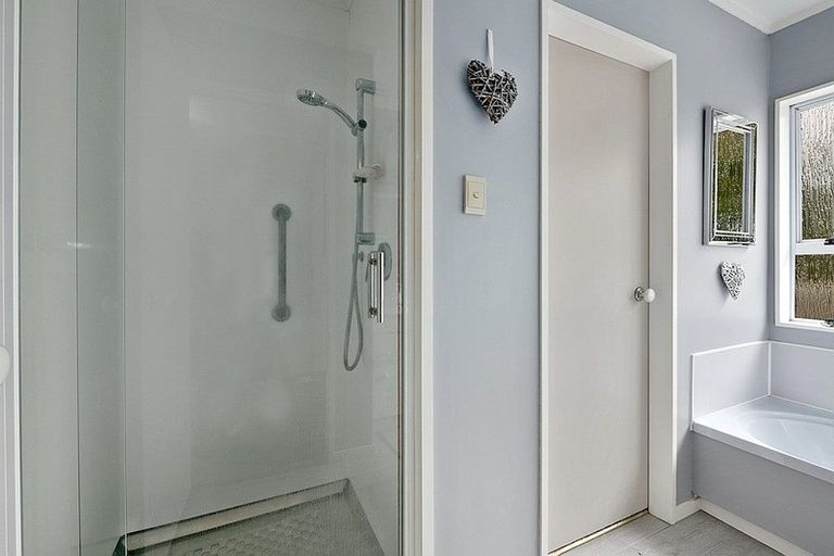 Photo of property in 22 Memphis Grove, Totara Park, Upper Hutt, 5018