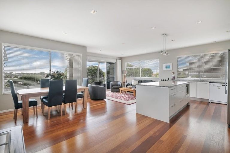 Photo of property in 20 Quebec Road, Milford, Auckland, 0620