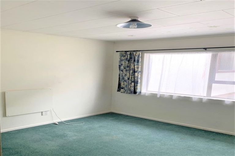 Photo of property in 6 Pioneer Grove, Silverstream, Upper Hutt, 5019