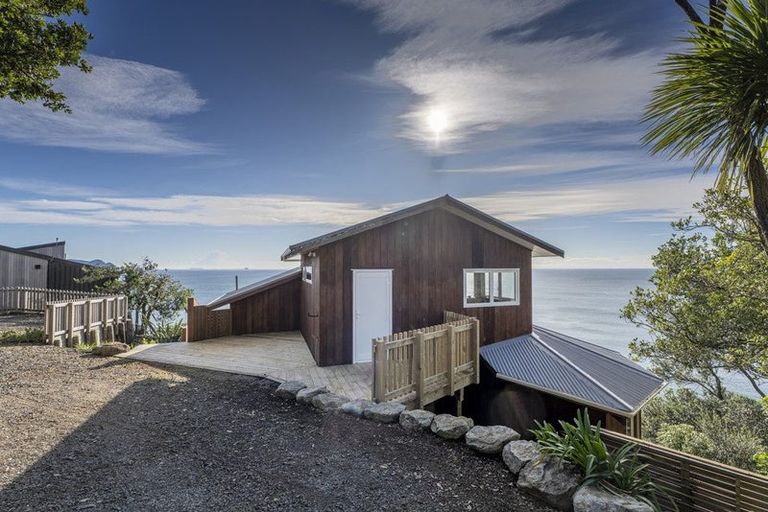 Photo of property in 61 Motuhoa Road, Tairua, 3508
