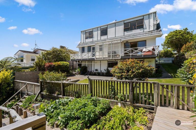 Photo of property in 3a Panorama Grove, Harbour View, Lower Hutt, 5010