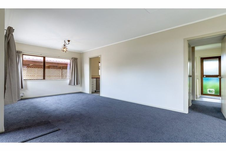 Photo of property in 3/54 Swanson Road, Henderson, Auckland, 0610