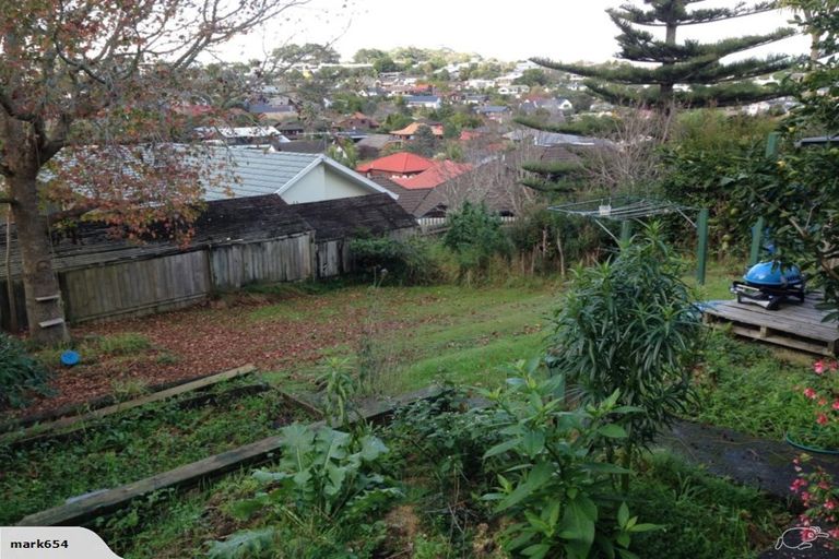 Photo of property in 39 Woodstock Road, Forrest Hill, Auckland, 0620