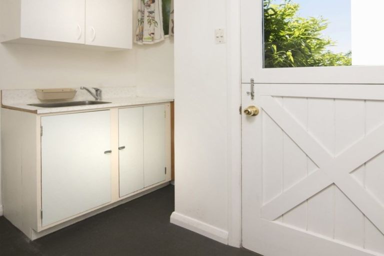 Photo of property in 10 Sussex Street, Picton, 7220