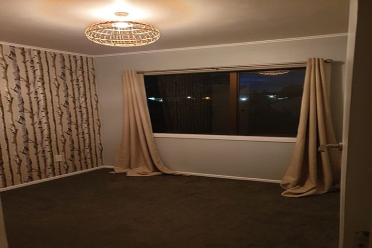 Photo of property in 1/35 St Leonards Road, Kelston, Auckland, 0602