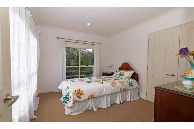 Photo of property in 3 Cognac Place, Henderson, Auckland, 0612