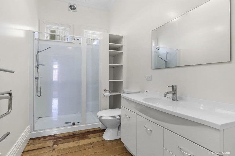 Photo of property in 35 Brougham Street, Mount Victoria, Wellington, 6011