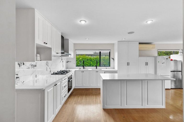 Photo of property in 19 Woodside Avenue, Northcote, Auckland, 0627