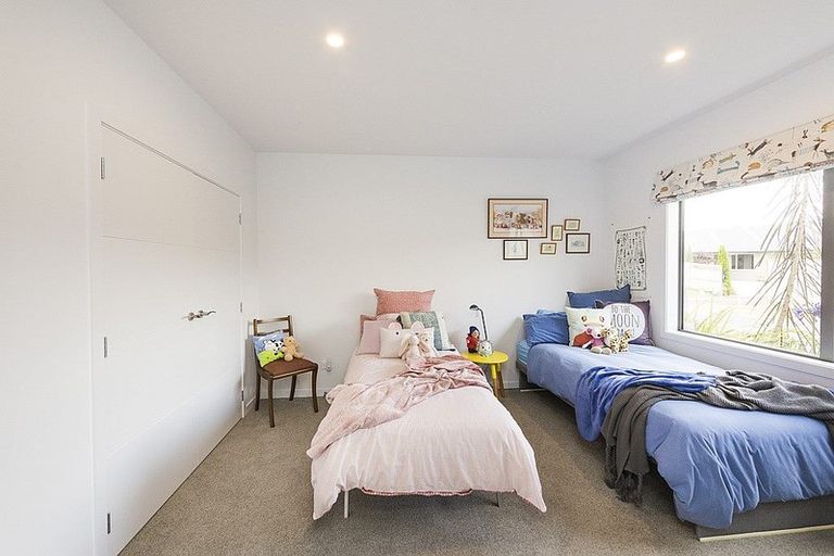 Photo of property in 60 Rodeo Drive, Kelvin Grove, Palmerston North, 4414