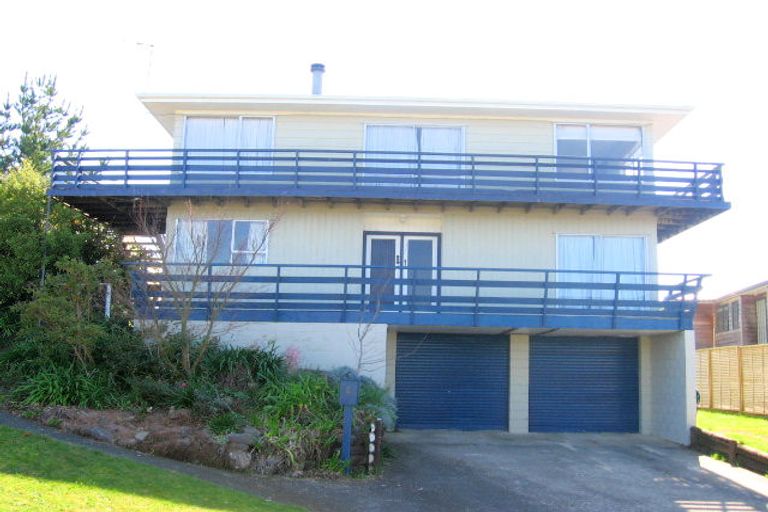 Photo of property in 2 Landel Place, Whitianga, 3510