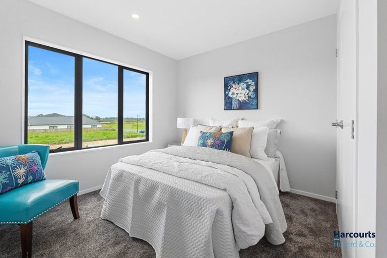 Photo of property in 22 Waimarie Drive, Karaka, 2578