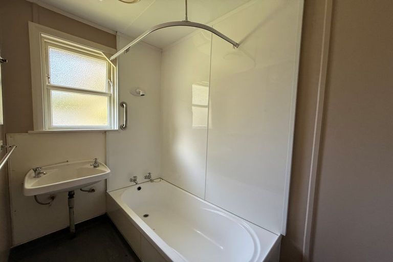 Photo of property in 16 Karamu Street, Upper Riccarton, Christchurch, 8041