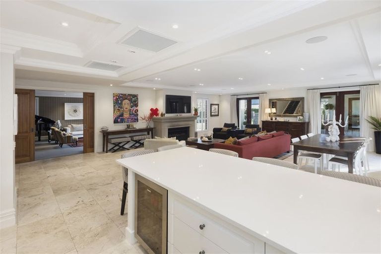 Photo of property in 87 Merivale Lane, Merivale, Christchurch, 8014