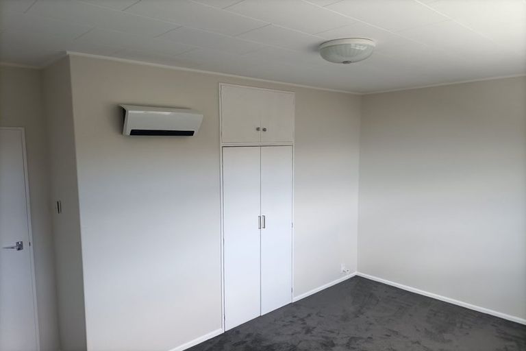 Photo of property in 1/24 Lambley Road, Titahi Bay, Porirua, 5022