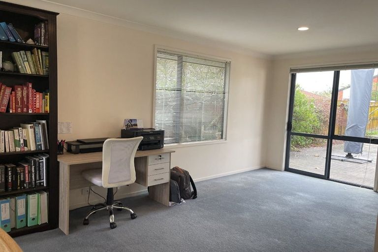 Photo of property in 3 Borris Close, East Tamaki, Auckland, 2016
