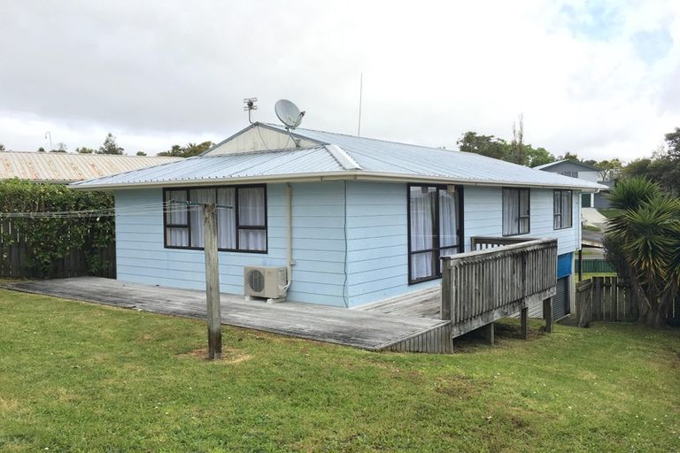 Photo of property in 60 Lavelle Road, Henderson, Auckland, 0612