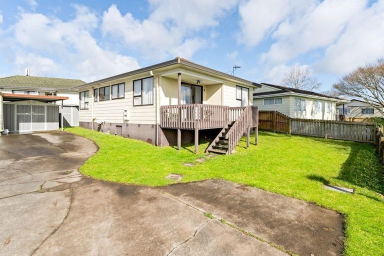 Photo of property in 1/14 Penion Drive, Flat Bush, Auckland, 2023