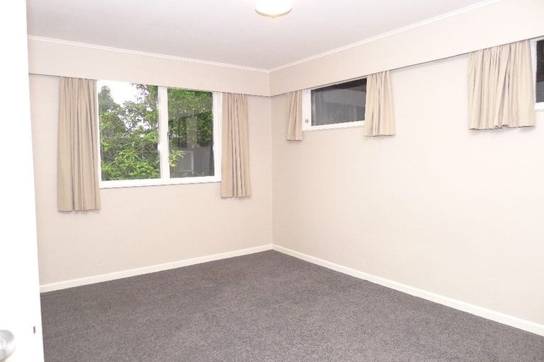 Photo of property in 54 Tiromoana Road, Raumati South, Paraparaumu, 5032