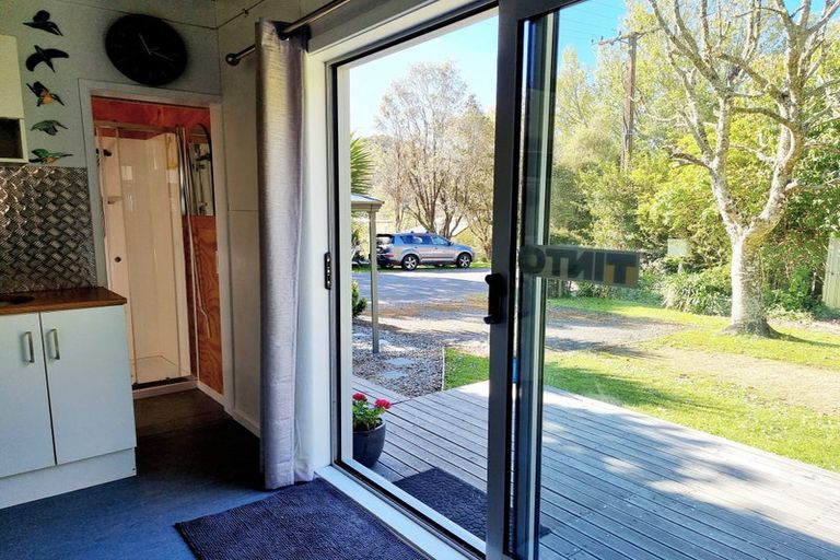 Photo of property in 9 Milton Terrace, Picton, 7220