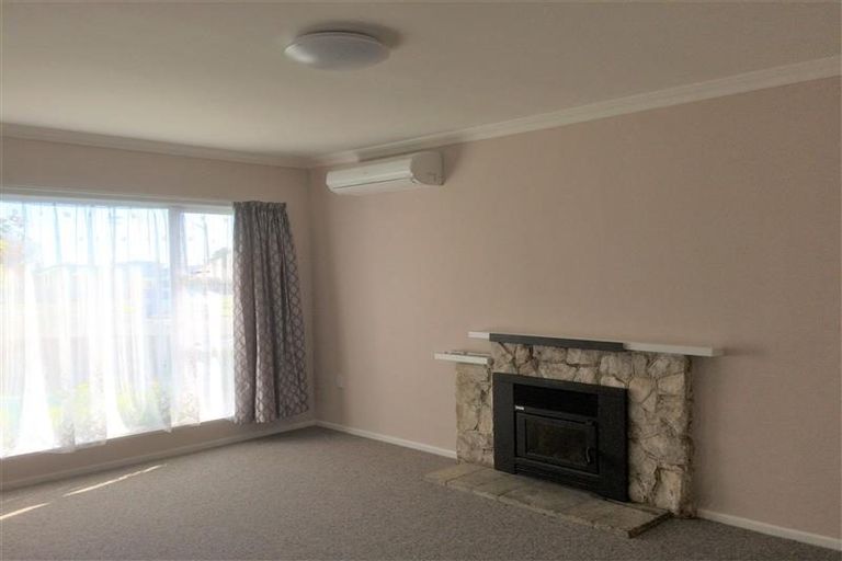 Photo of property in 1 Balmoral Street, Levin, 5510