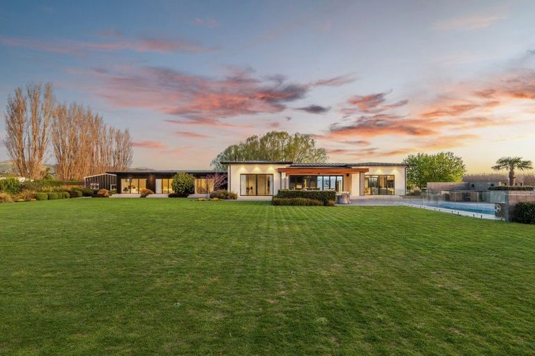 Photo of property in 71 Quaifes Road, Halswell, Christchurch, 8025