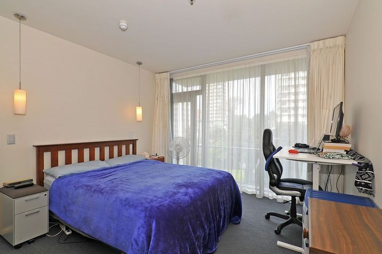 Photo of property in Montreaux Apartments, 3e/164 The Terrace, Wellington Central, Wellington, 6011