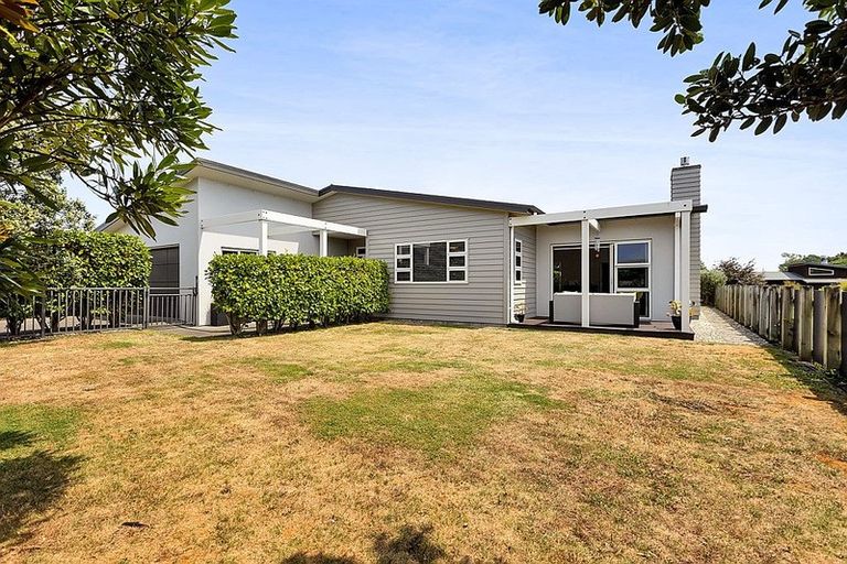 Photo of property in 32 Redwood Crescent, Hurdon, New Plymouth, 4310