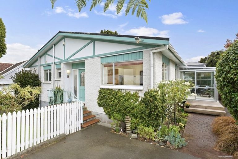 Photo of property in 10 Clutha Avenue, Khandallah, Wellington, 6035