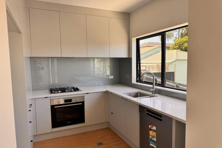 Photo of property in 24 Gladys Avenue, Glenfield, Auckland, 0629