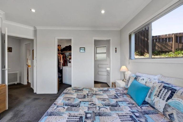 Photo of property in 4a Marchant Place, Westown, New Plymouth, 4310