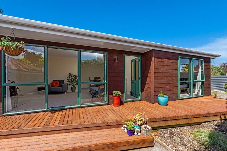 Photo of property in 201 Vogel Street, Roslyn, Palmerston North, 4414