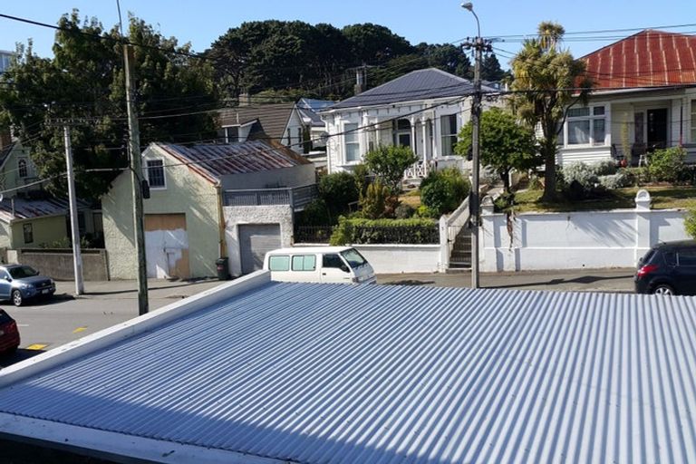 Photo of property in 6 Te Wharepouri Street, Berhampore, Wellington, 6023