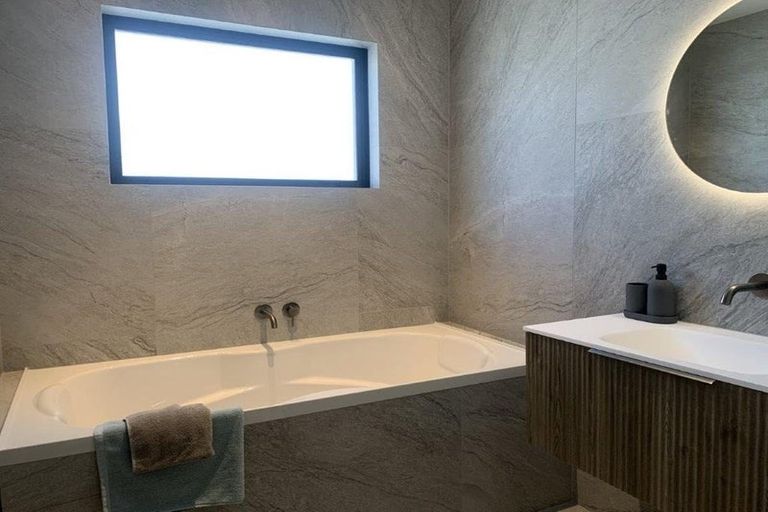 Photo of property in 27 Rubus Street, Wanaka, 9382